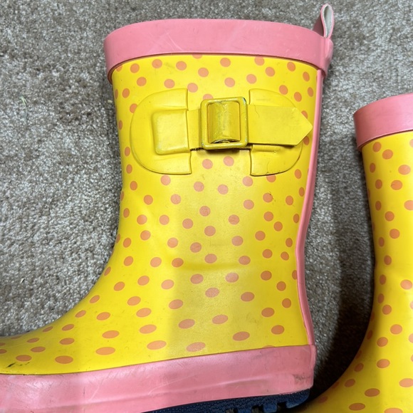 Target polka dot yellow/pink toddler rain boots size medium (7/8) - Picture 5 of 6